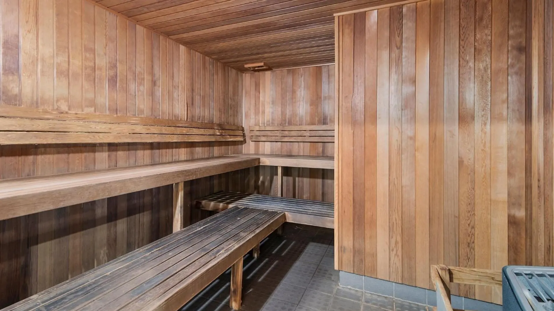 Lux Waterfront - Prime Location Pool Gym & Sauna Cairns 0*,